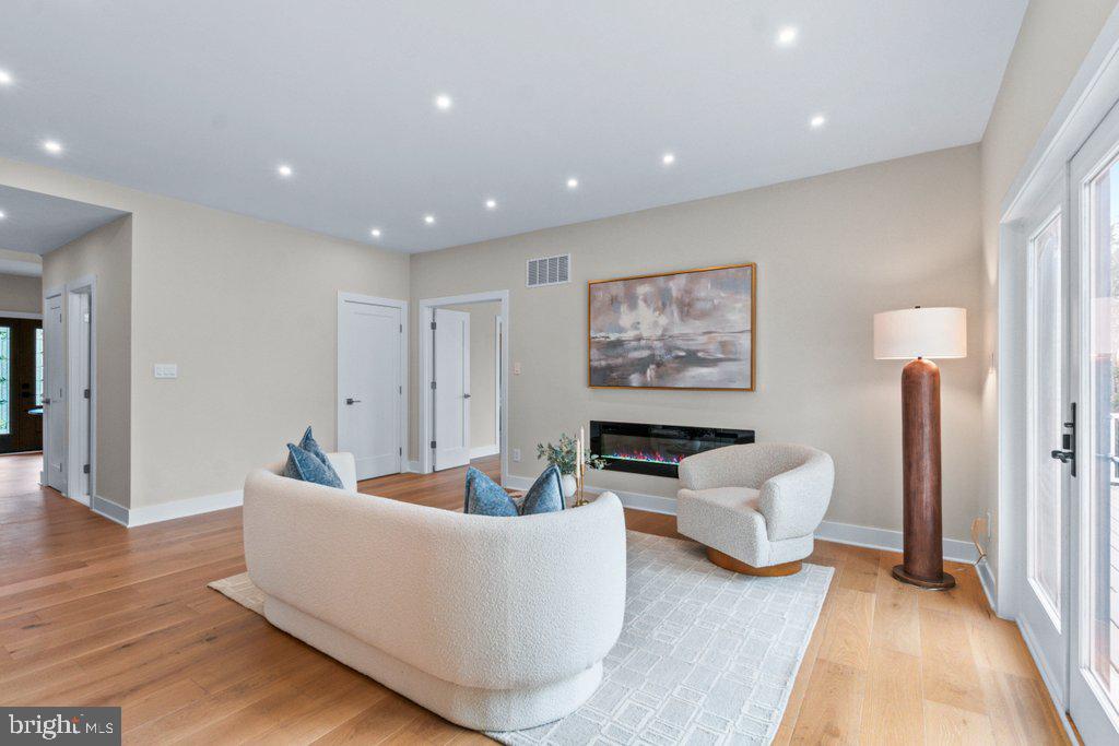 6002 Onondaga Road Bethesda, MD 20816 - Photo 27 of 70