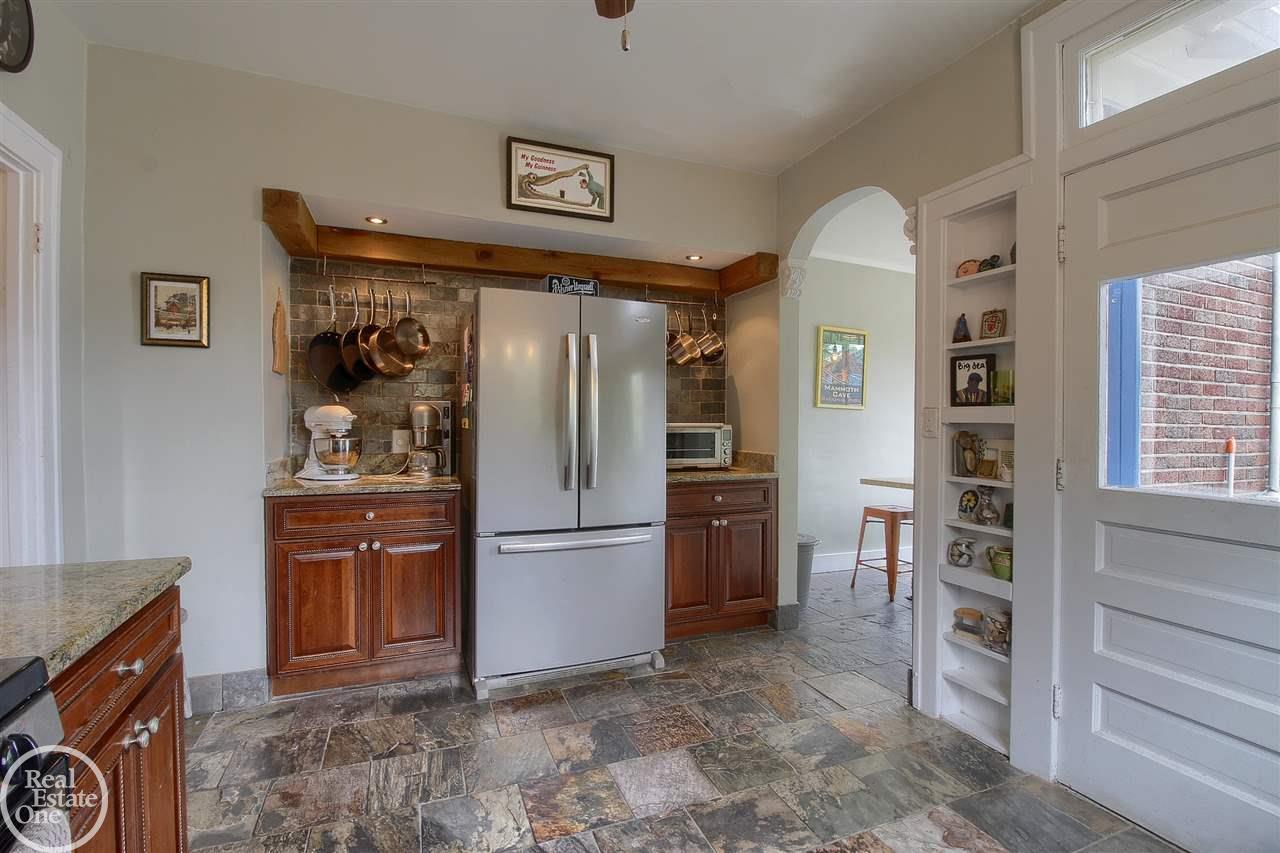 874 Barrington Road Grosse Pointe, MI 48230 - Photo 10 of 30 31378785-9.JPG