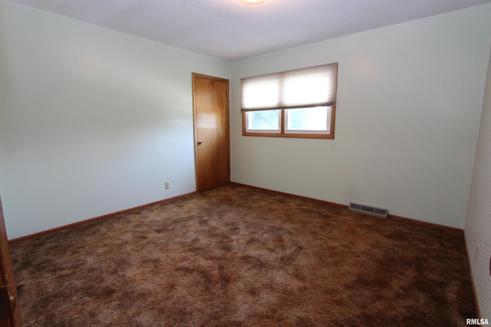 1510 7th Avenue South Clinton, IA 52732 - Photo 18 of 32