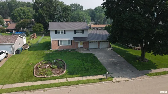 $234,700 | 1510 7th Avenue South, Clinton, IA 52732
