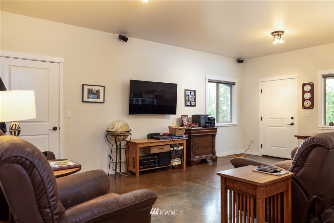 7655 F F & S Grade Road Sedro-Woolley, WA 98284 - Photo 11 of 22 Gallery Image 11