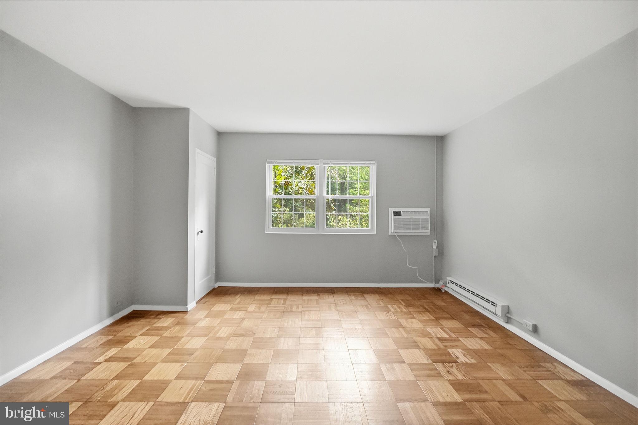1716 Preston Road Alexandria, VA 22302 - Photo 15 of 27 Bright bedroom