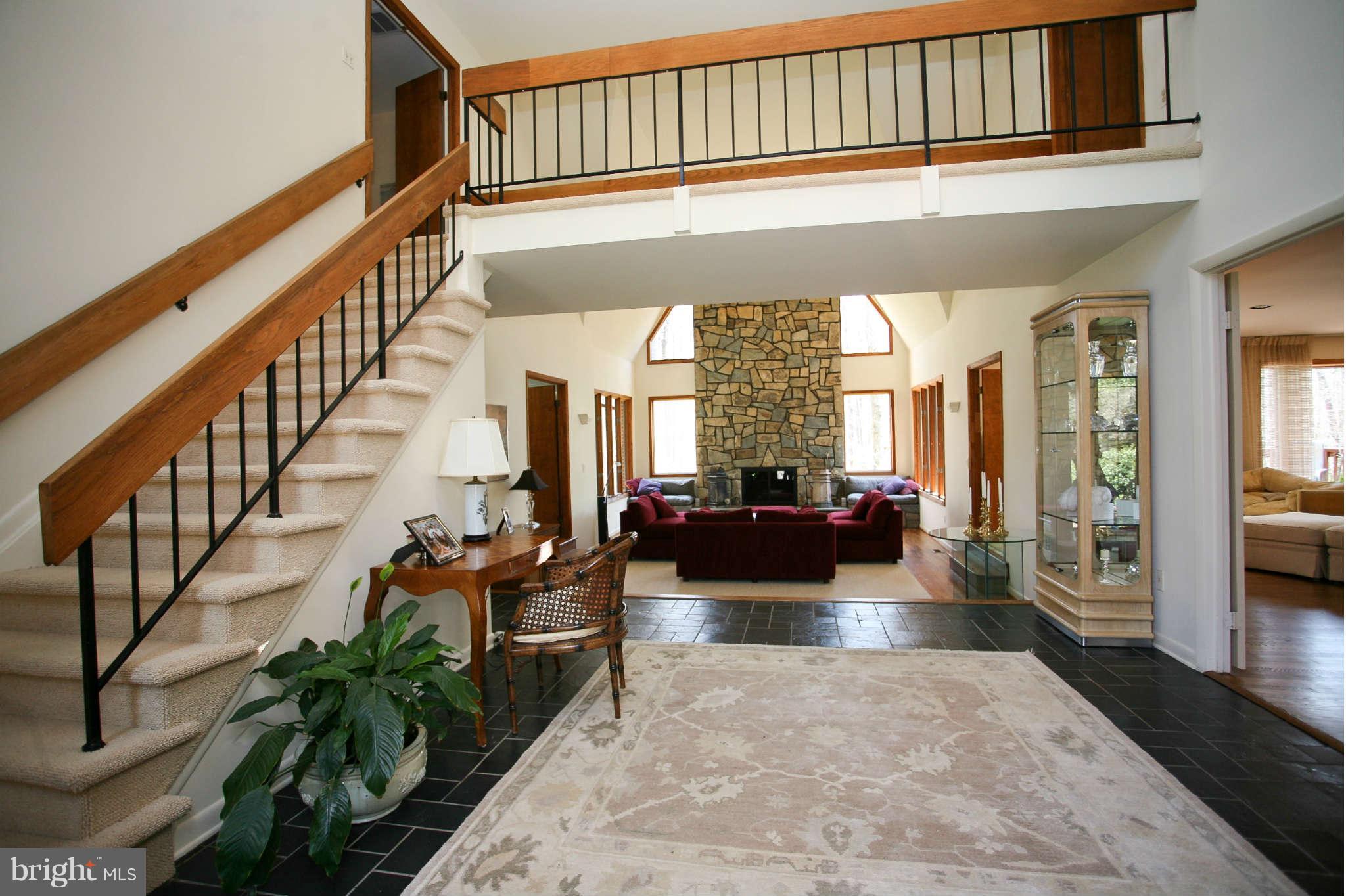 11111 Lawyers Road Reston, VA 20191 - Photo 3 of 30 a living room with furniture