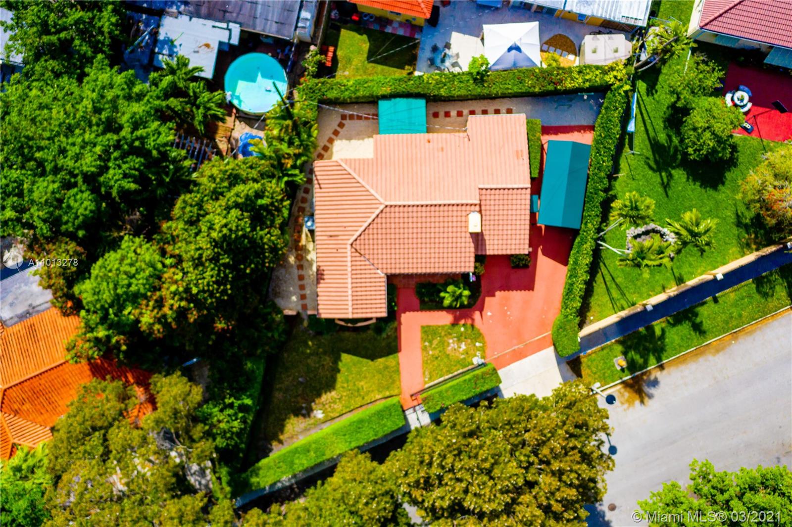 800 Southwest 28th Road Miami, FL 33129 - Photo 3 of 38