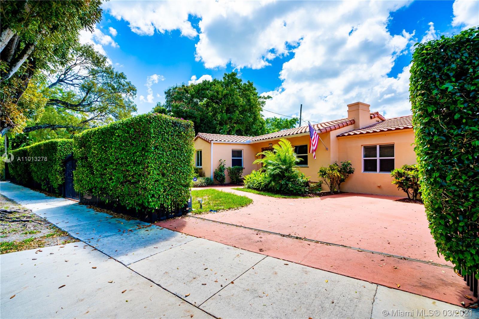 800 Southwest 28th Road Miami, FL 33129 - Photo 5 of 38