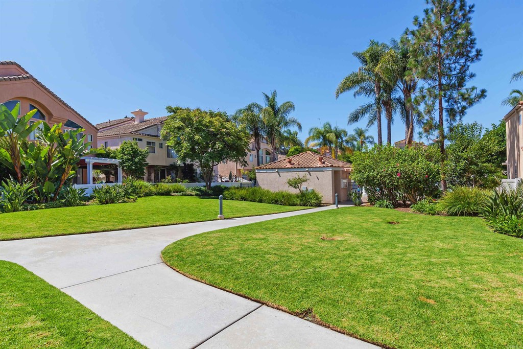 1340 Serena Circle, Unit 1 Chula Vista, CA 91910 - Photo 27 of 31 a view of a backyard with a garden