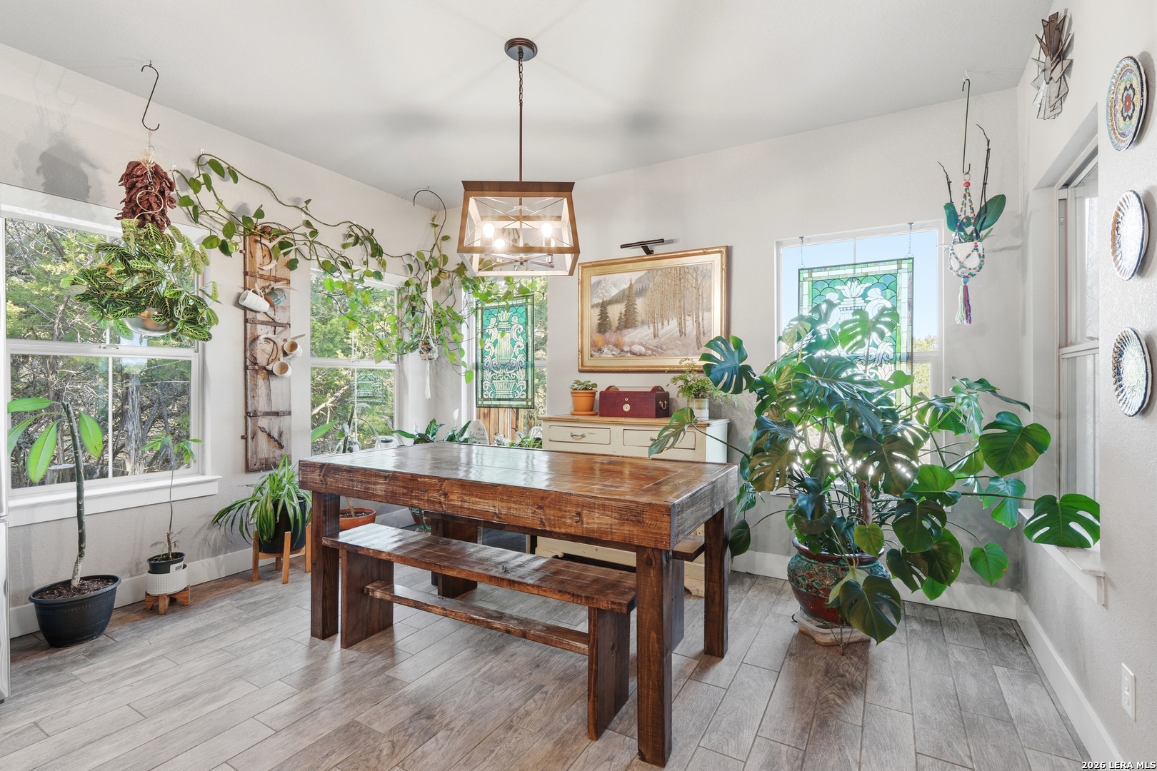 2295 Tanglewood Trail Spring Branch, TX 78070 - Photo 11 of 37 a room with furniture and a potted plant