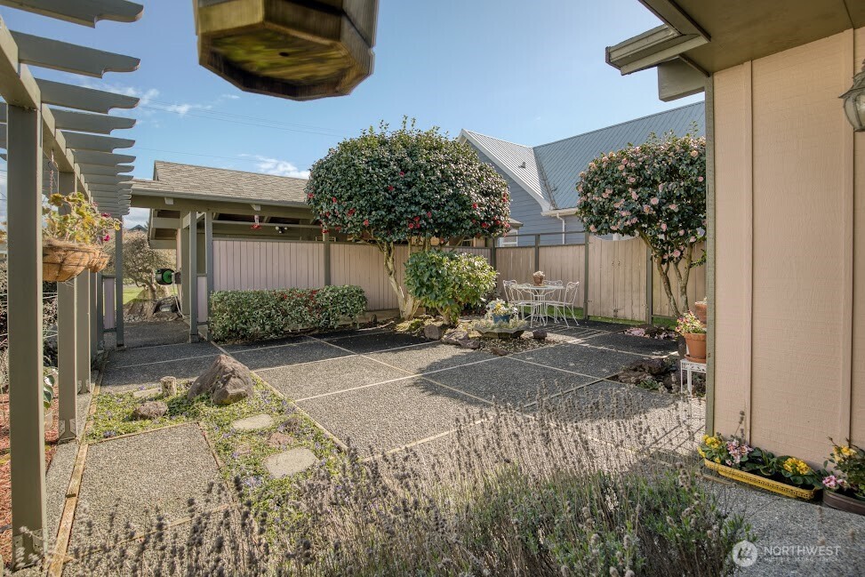 816 Spruce Street Hoquiam, WA 98550 - Photo 2 of 32