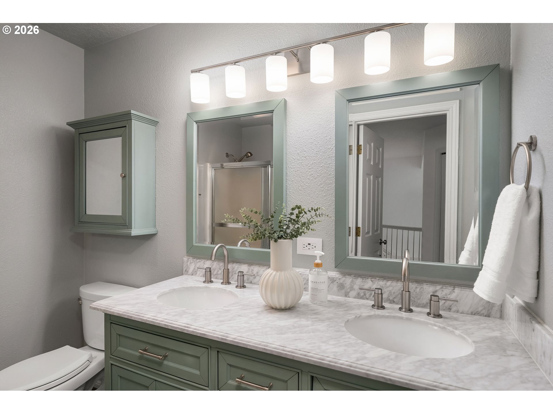6475 Southwest Arranmore Court Portland, OR 97223 - Photo 41 of 48 Bathroom