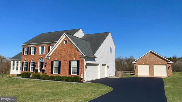 $1,325,000 | 38766 Rambling Farm Drive, Hamilton, VA 20158