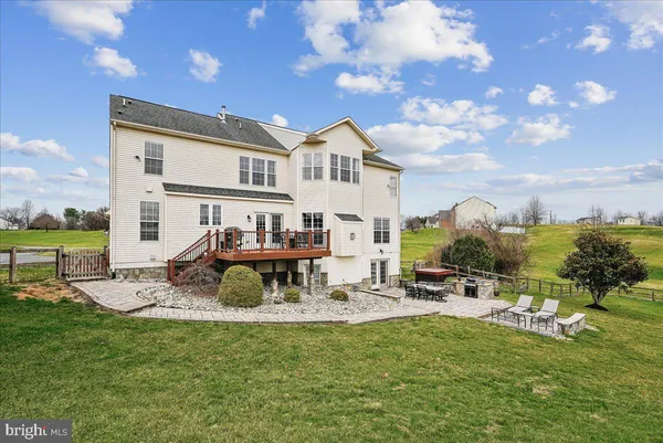 $1,325,000 | 38766 Rambling Farm Drive, Hamilton, VA 20158