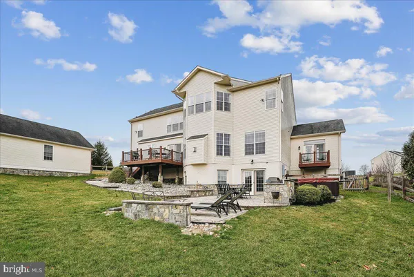 $1,325,000 | 38766 Rambling Farm Drive, Hamilton, VA 20158