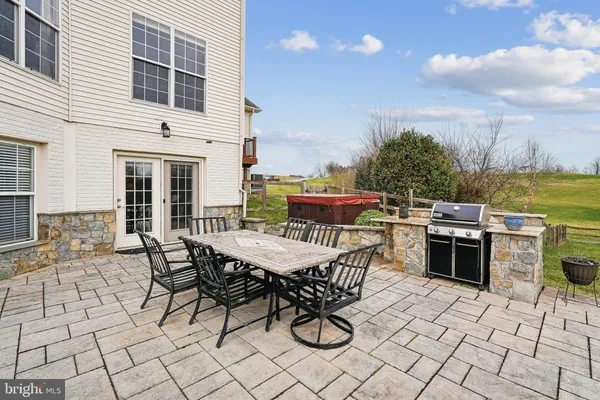 $1,325,000 | 38766 Rambling Farm Drive, Hamilton, VA 20158