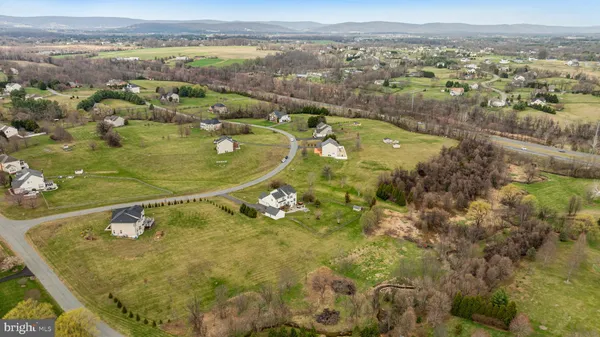 $1,325,000 | 38766 Rambling Farm Drive, Hamilton, VA 20158