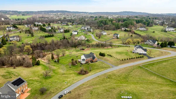 $1,325,000 | 38766 Rambling Farm Drive, Hamilton, VA 20158