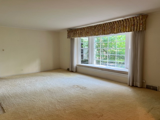1917 Thornhill Road Inverness, IL 60067 - Photo 4 of 17
