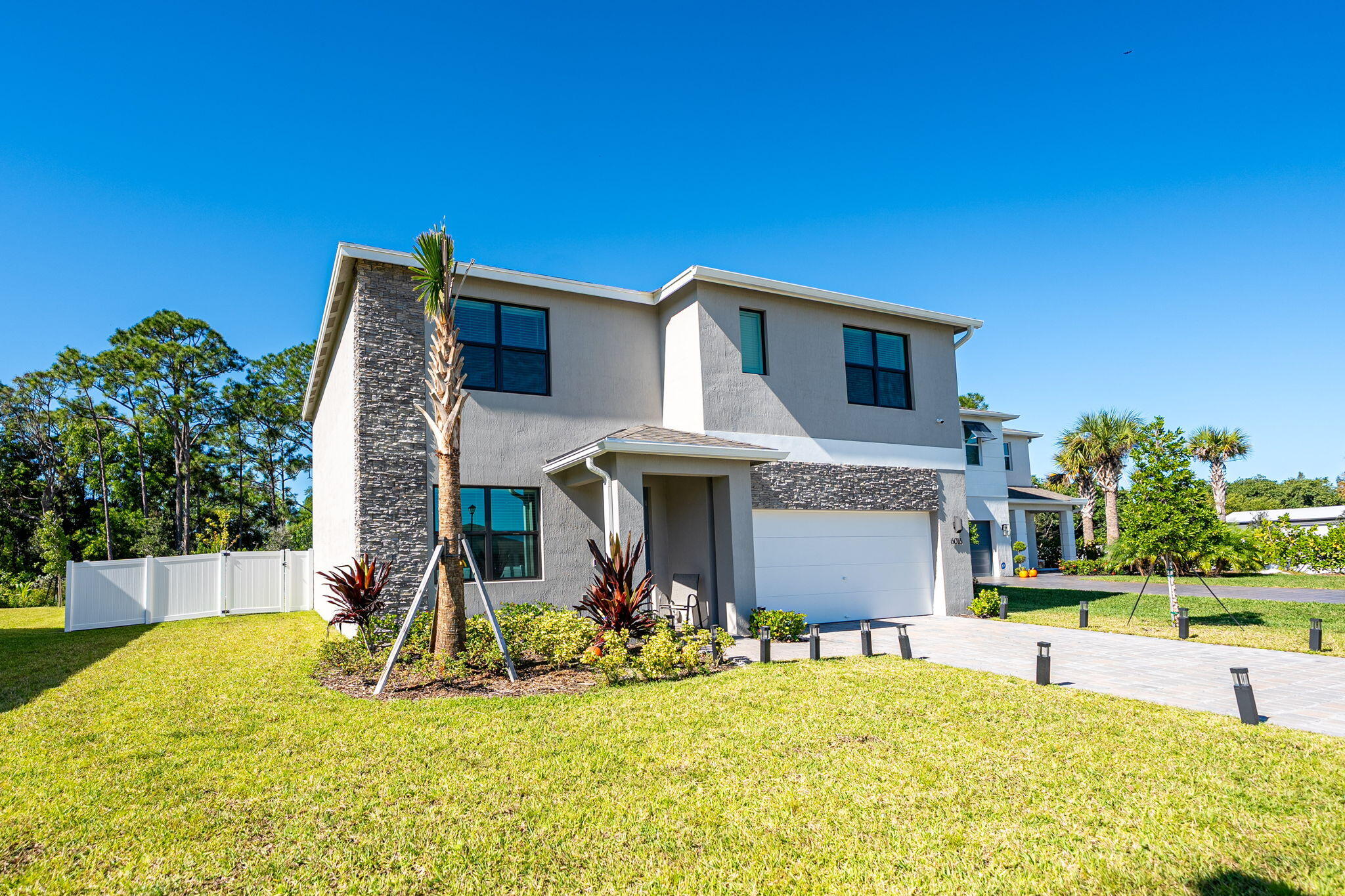 6016 Southeast Violet Lane Stuart, FL 34997 - Photo 3 of 33 1000025355