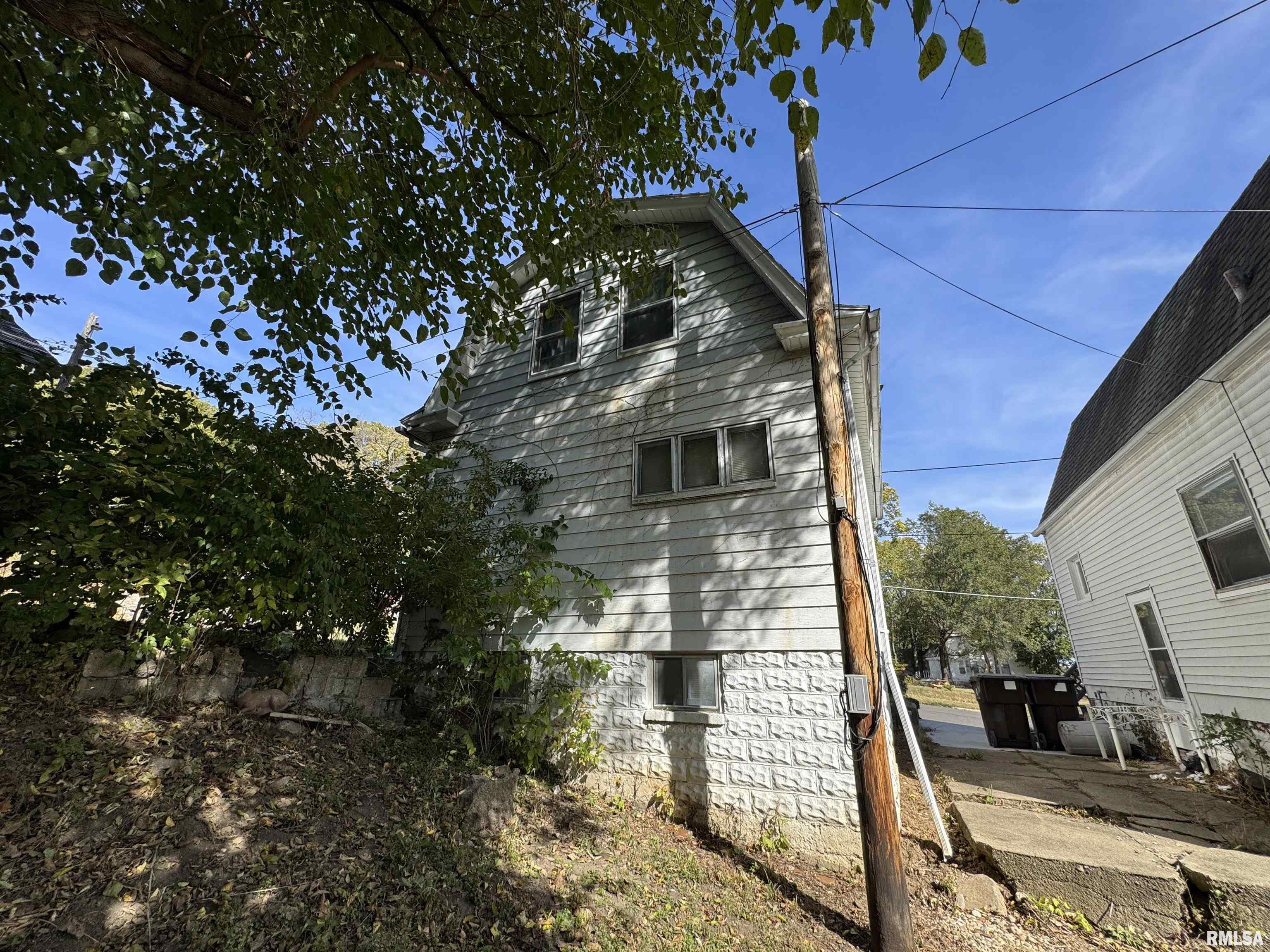 803 Caroline Street Peoria, IL 61603 - Photo 2 of 12