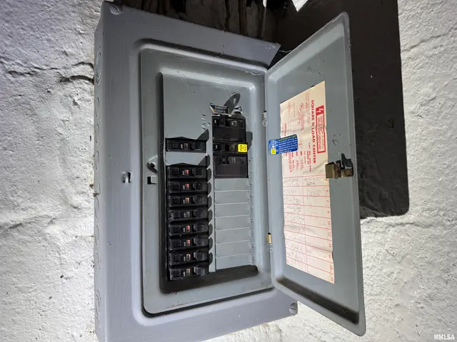 $54,900 | 803 Caroline Street, Peoria, IL 61603