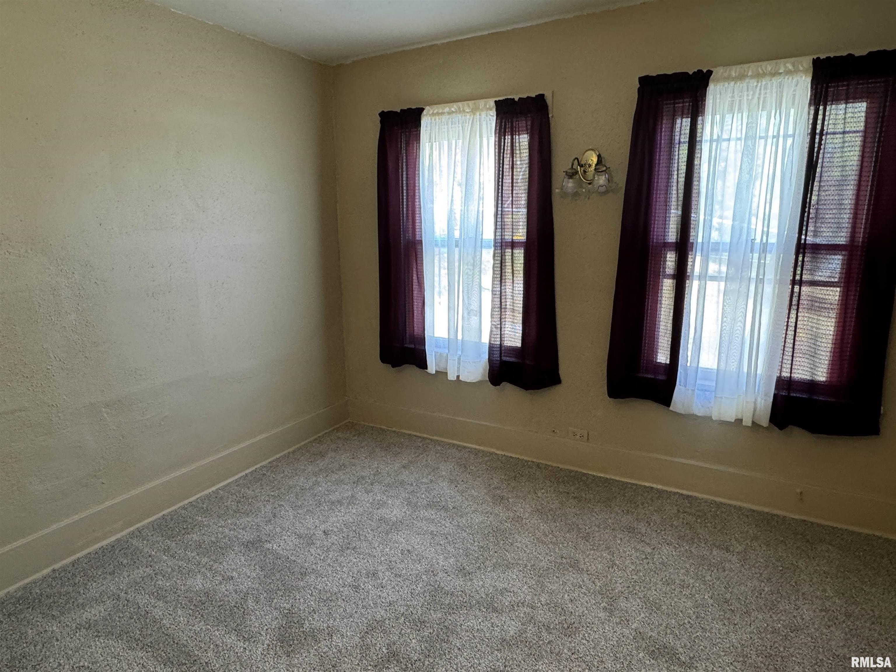 803 Caroline Street Peoria, IL 61603 - Photo 10 of 12