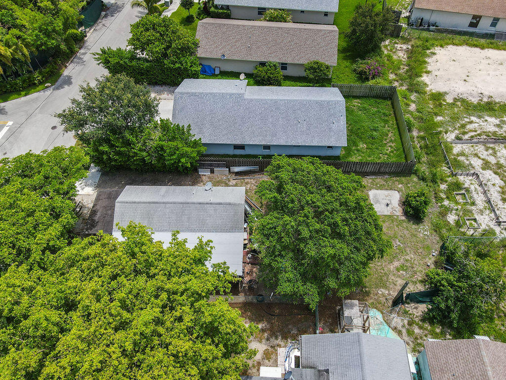 424 Southridge Road Delray Beach, FL 33444 - Photo 20 of 39 424SouthridgeRoadAerial(8)