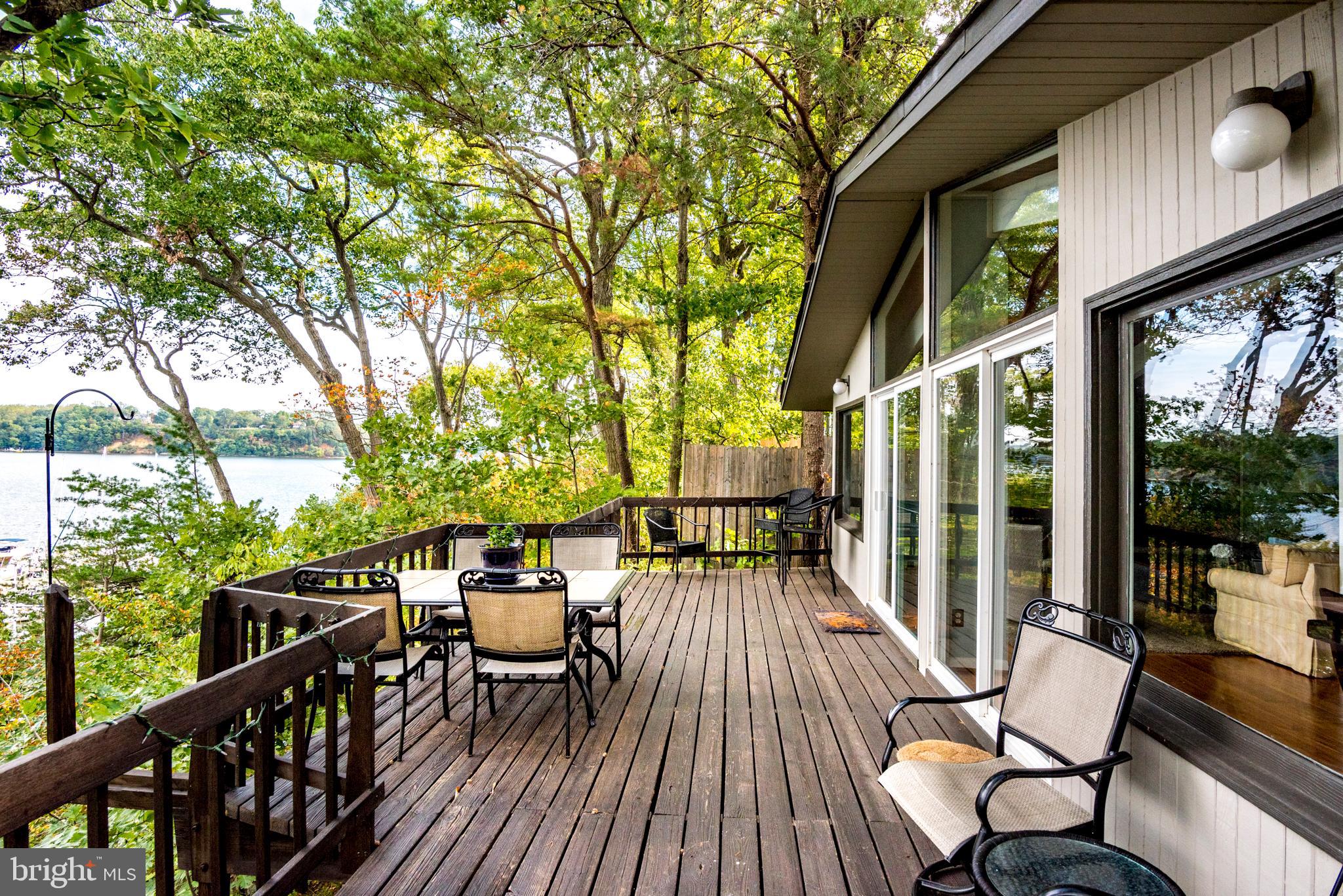 338 Severn Road Annapolis, MD 21401 - Photo 9 of 50 Plenty of room to enjoy the view