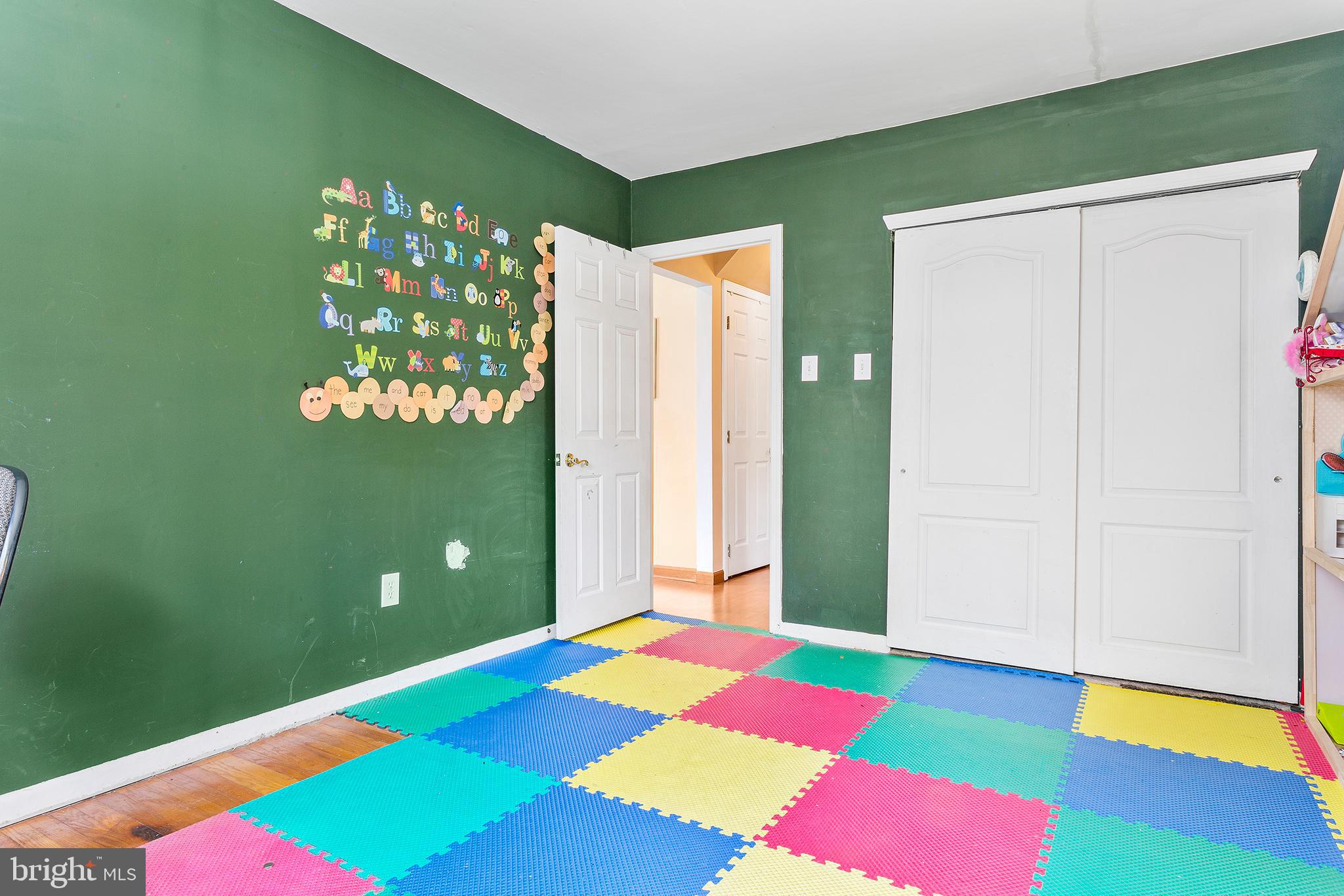 409 Franklin Road Glassboro, NJ 08028 - Photo 11 of 30 a room with pool and chair