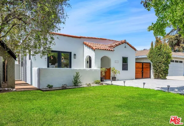 $1,887,000 | 2015 Malcolm Avenue, Los Angeles, CA 90025