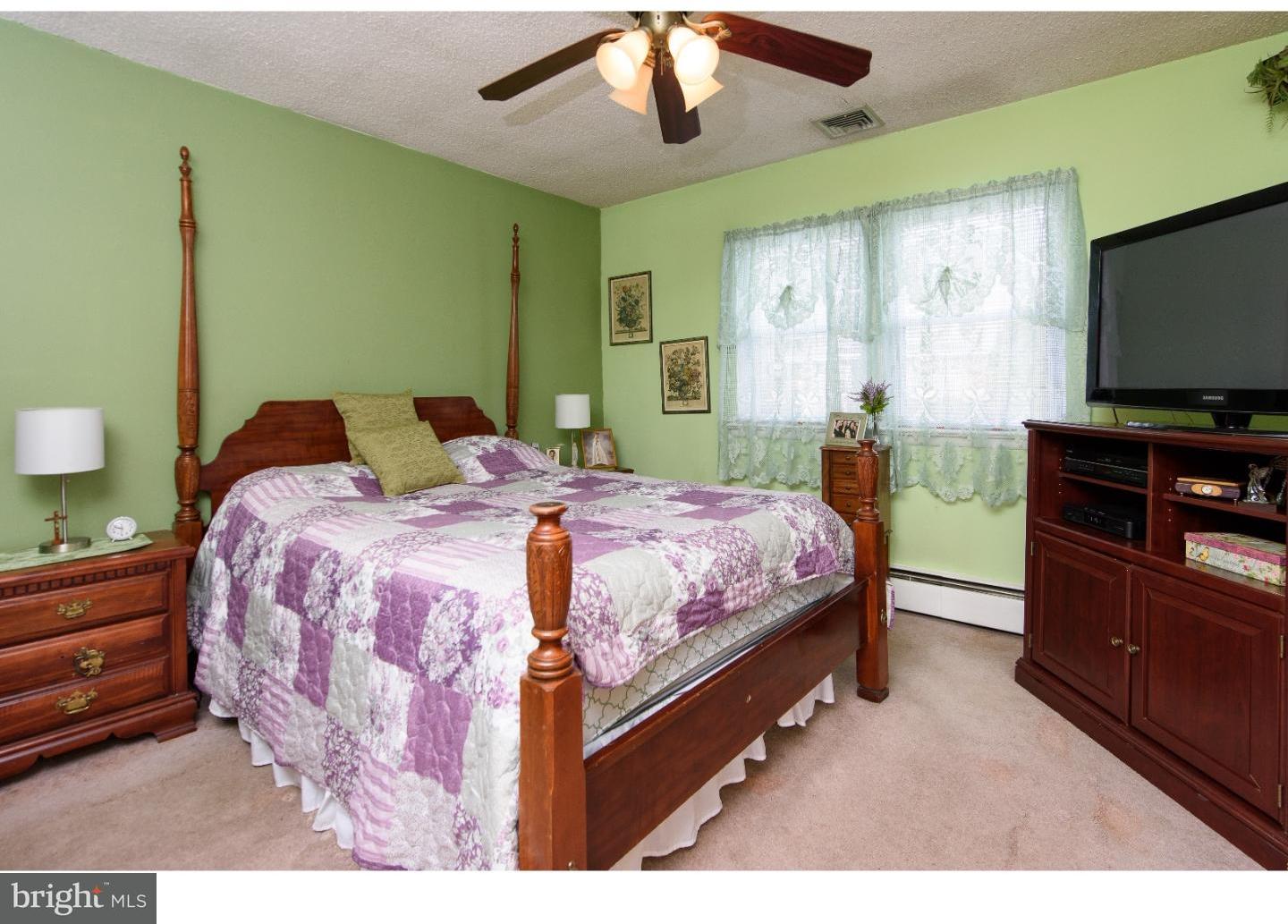 212 Springfield Road Aldan, PA 19018 - Photo 13 of 25 Bedroom - Main