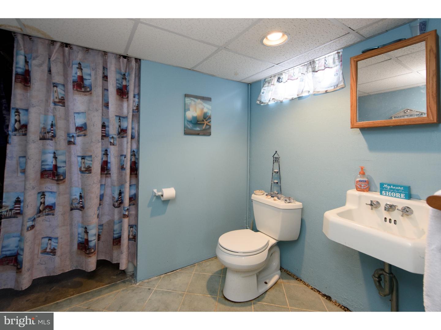 212 Springfield Road Aldan, PA 19018 - Photo 20 of 25 Bathroom