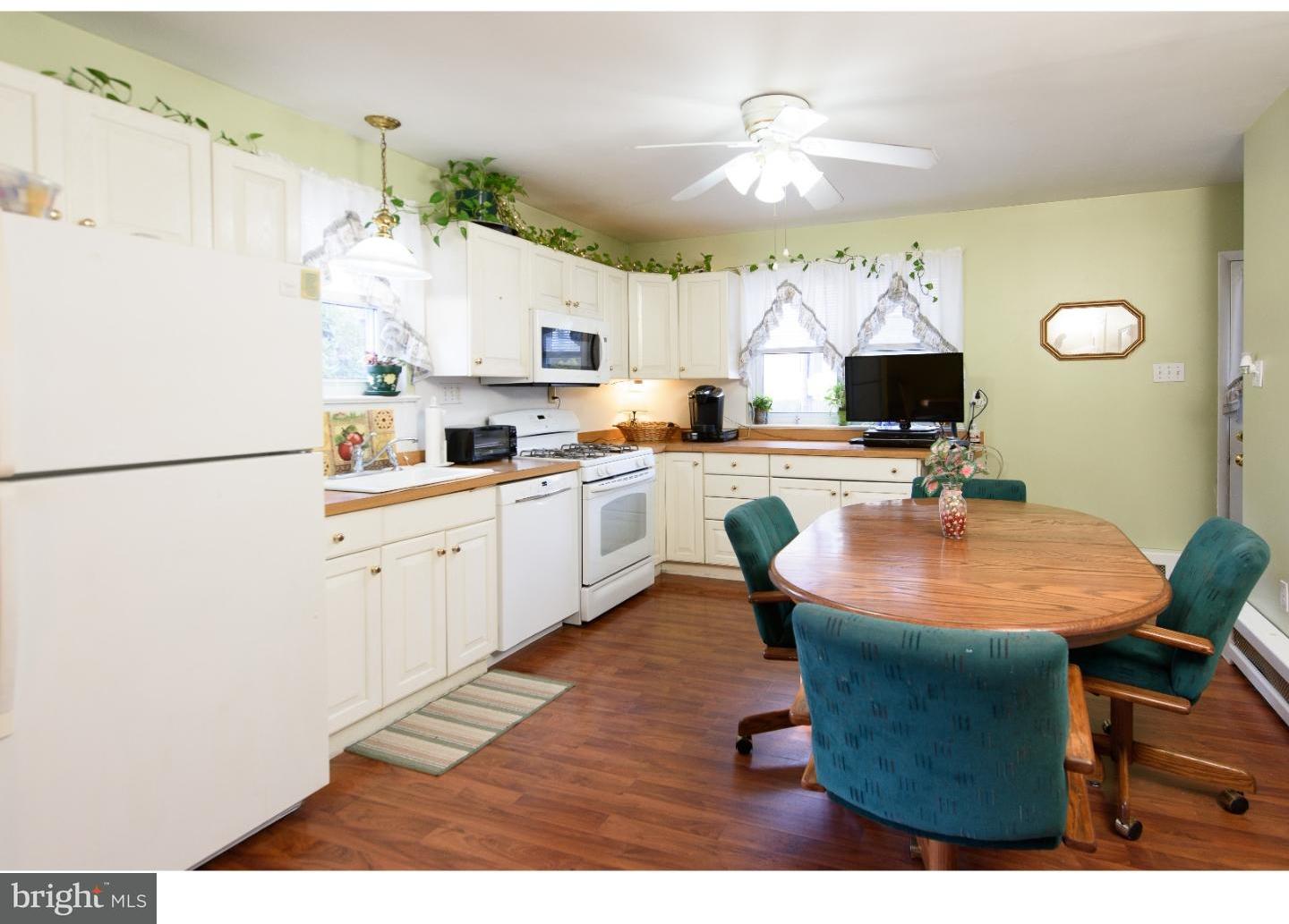 212 Springfield Road Aldan, PA 19018 - Photo 7 of 25 Kitchen