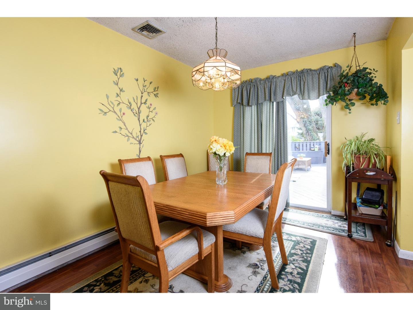 212 Springfield Road Aldan, PA 19018 - Photo 10 of 25 Dining Room