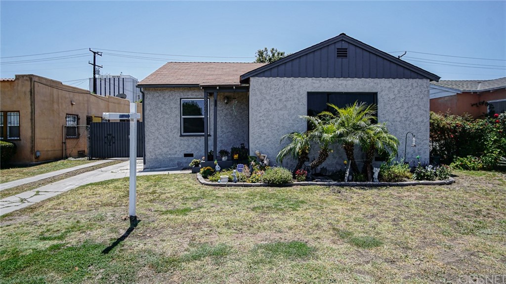 322 West School Street Compton, CA 90220 - Photo 1 of 27