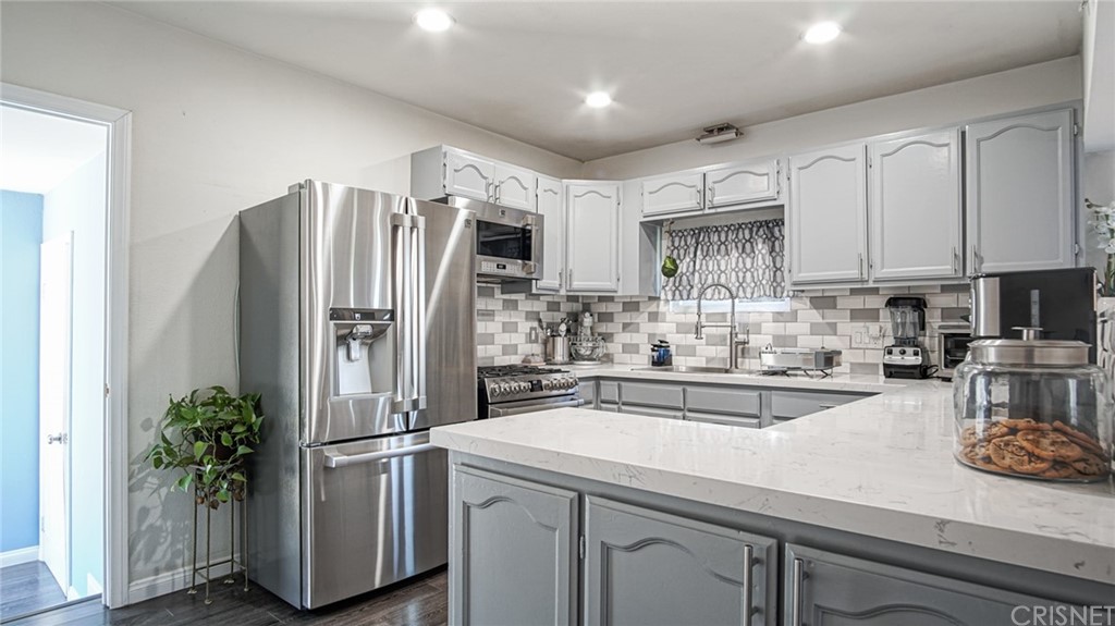 322 West School Street Compton, CA 90220 - Photo 9 of 27