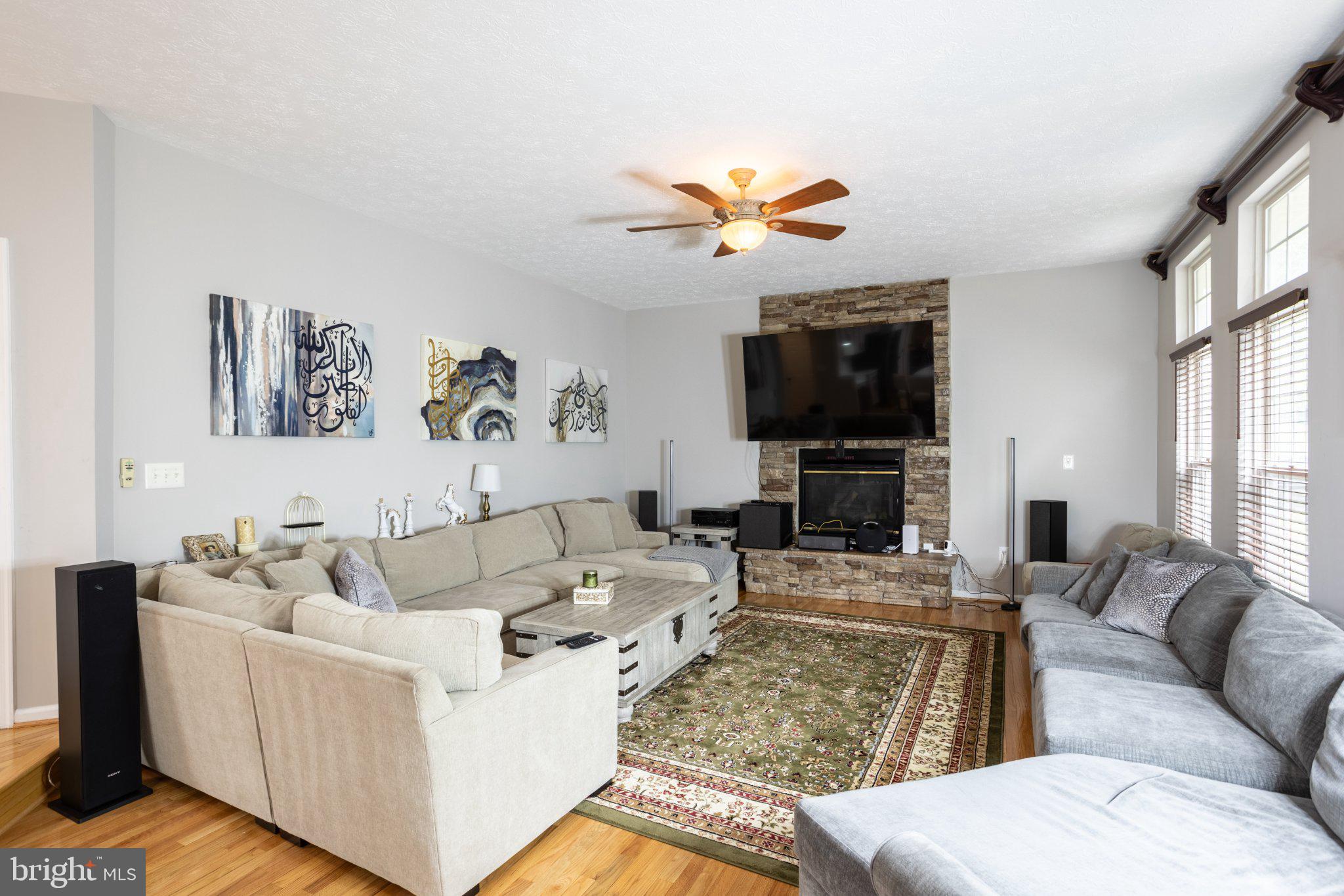 7777 Rotherham Drive Hanover, MD 21076 - Photo 11 of 73 Living room on the main floor