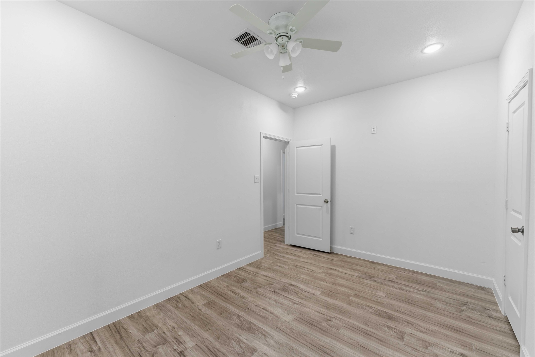 8237 Madera Road Houston, TX 77078 - Photo 17 of 25