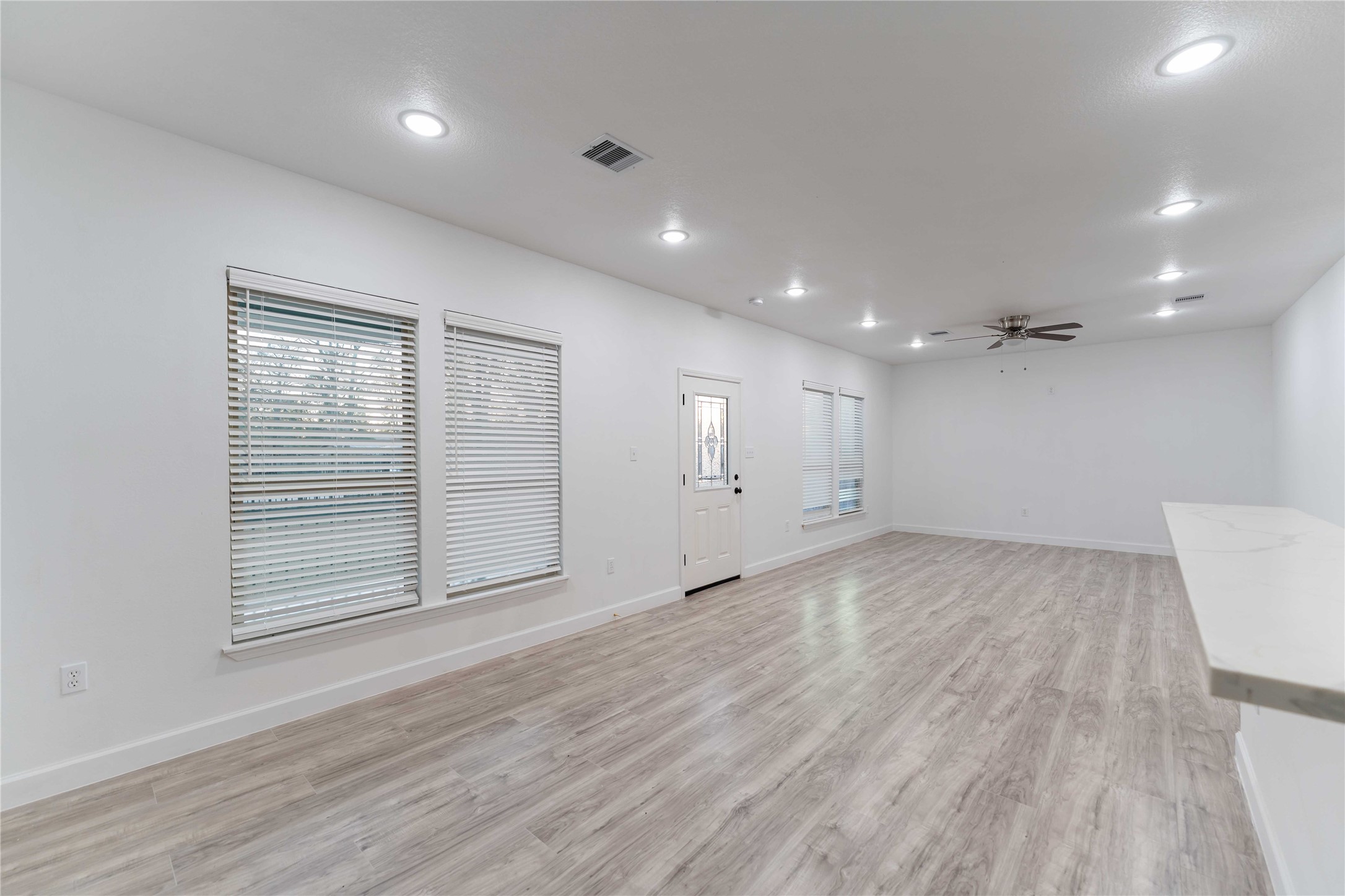 8237 Madera Road Houston, TX 77078 - Photo 2 of 25