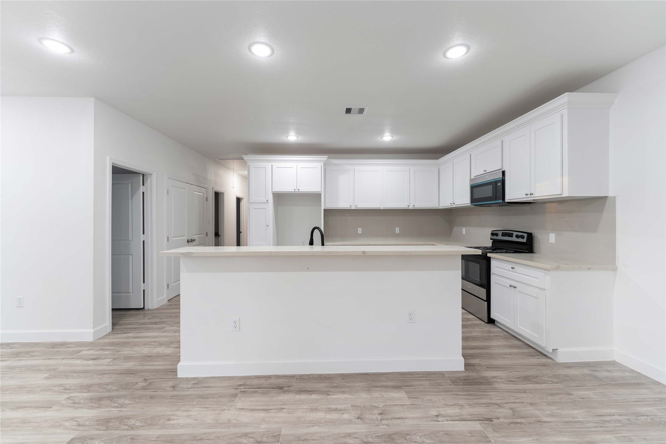 8237 Madera Road Houston, TX 77078 - Photo 4 of 25