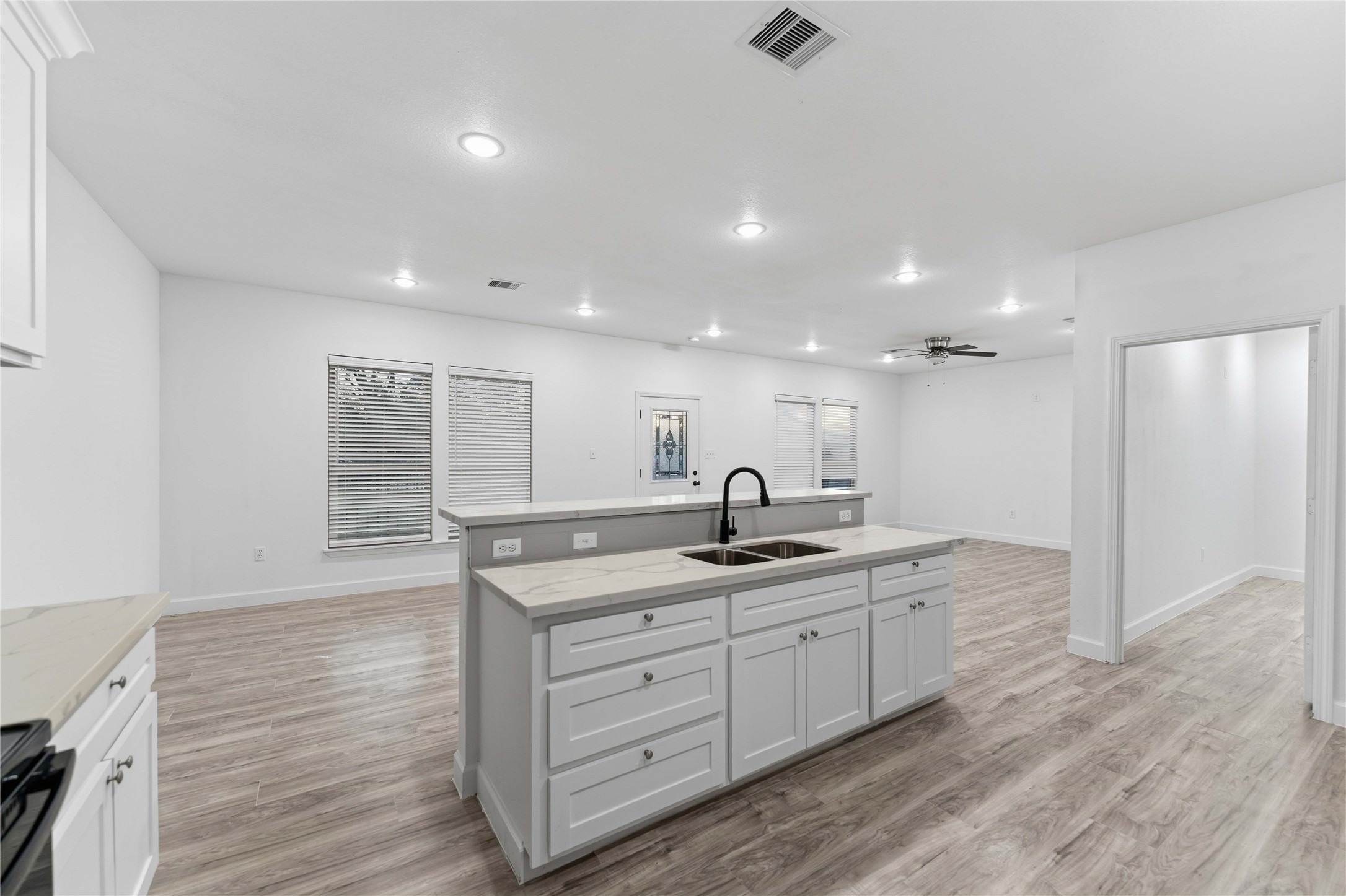 8237 Madera Road Houston, TX 77078 - Photo 7 of 25