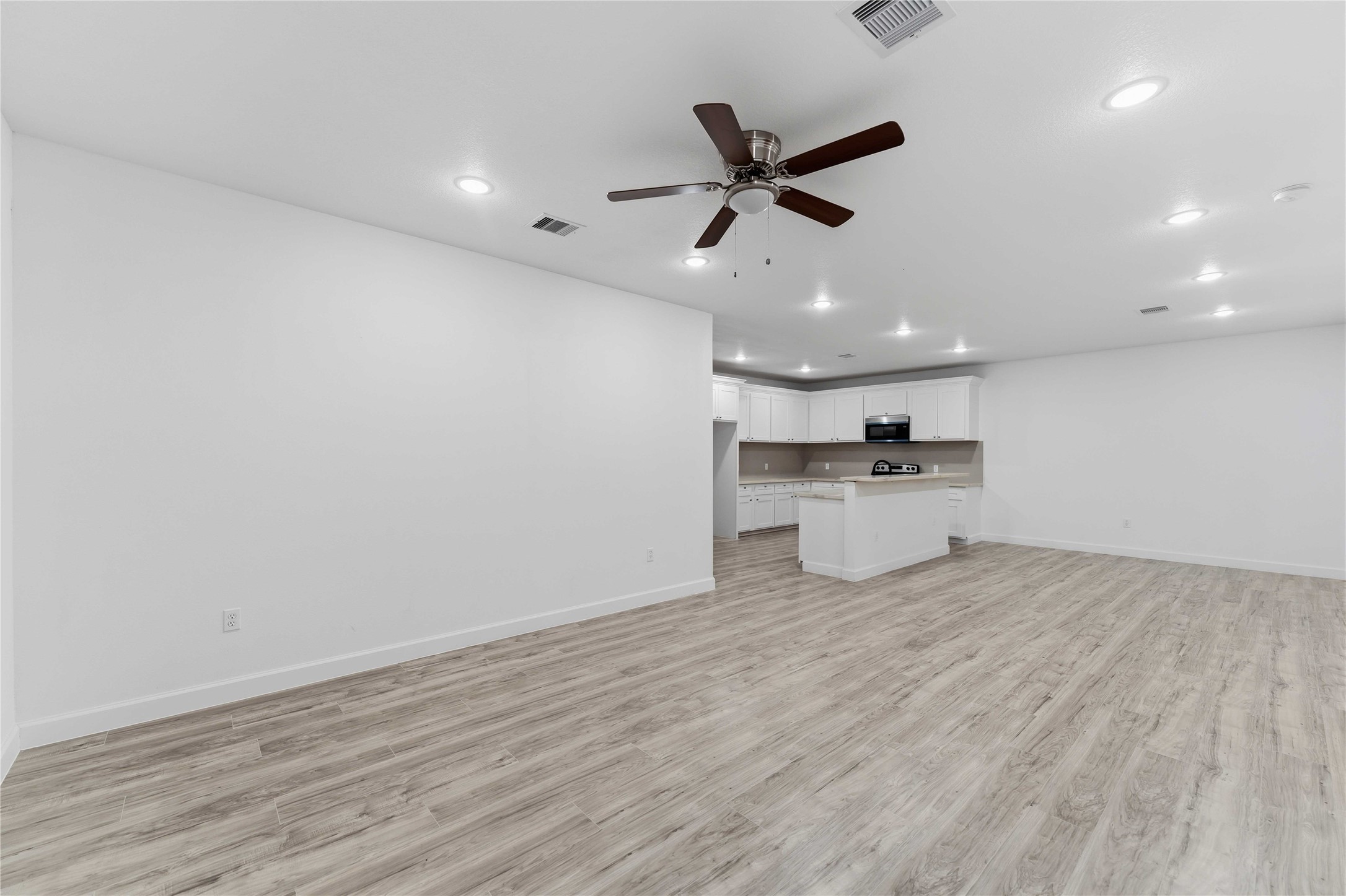 8237 Madera Road Houston, TX 77078 - Photo 9 of 25