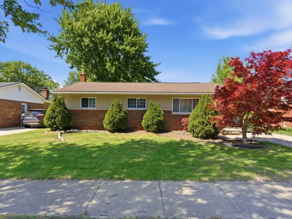 $250,000 | 38212 North Rickham Court, Westland, MI 48186