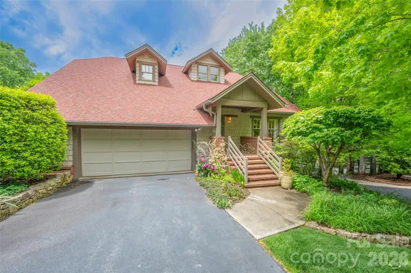 $760,000 | 4 Lacoste Drive, Hendersonville, NC 28739