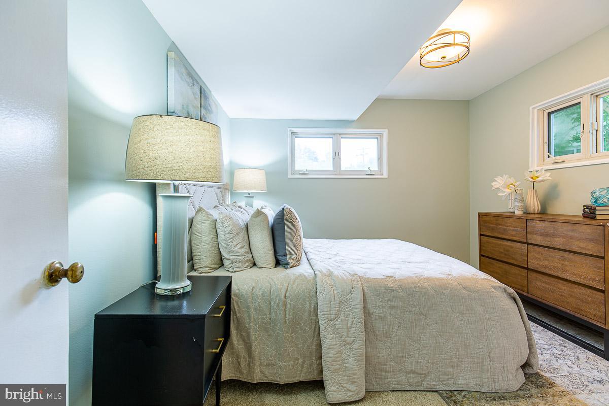 8512 Sundale Drive Silver Spring, MD 20910 - Photo 6 of 41 Gallery Image 6