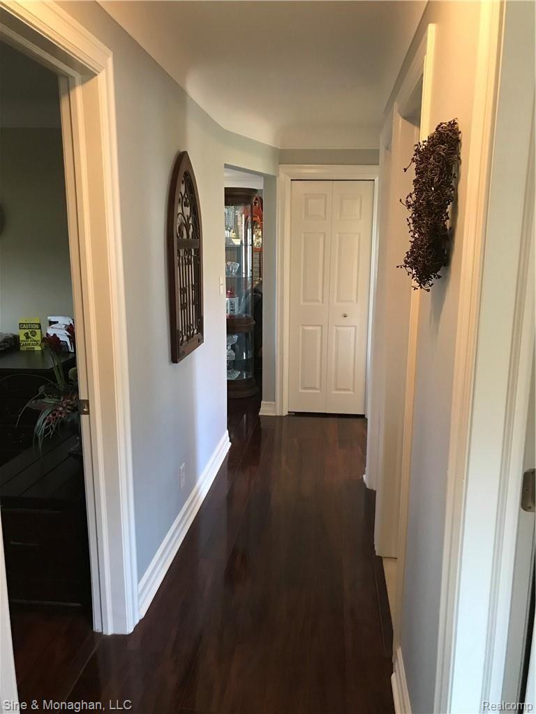 473 Cox Road St. Clair, MI 48079 - Photo 11 of 64 11 HALL 473 COX RD.JPG