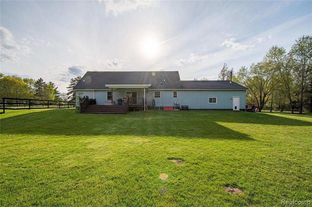 2107 Fisk Road Howell, MI 48843 - Photo 28 of 30