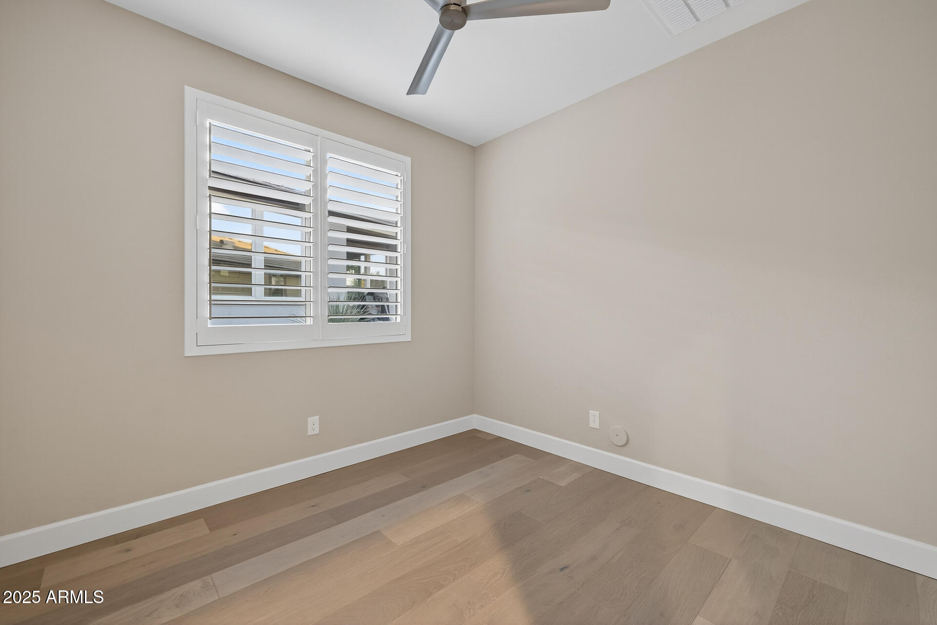 17662 East Chevelon Canyon Circle Rio Verde, AZ 85263 - Photo 16 of 31 an empty room with a window