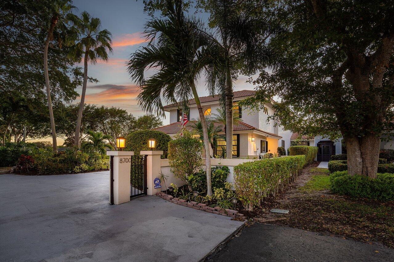 8700 Vía Reale Boca Raton, FL 33496 - Photo 3 of 70 Exterior