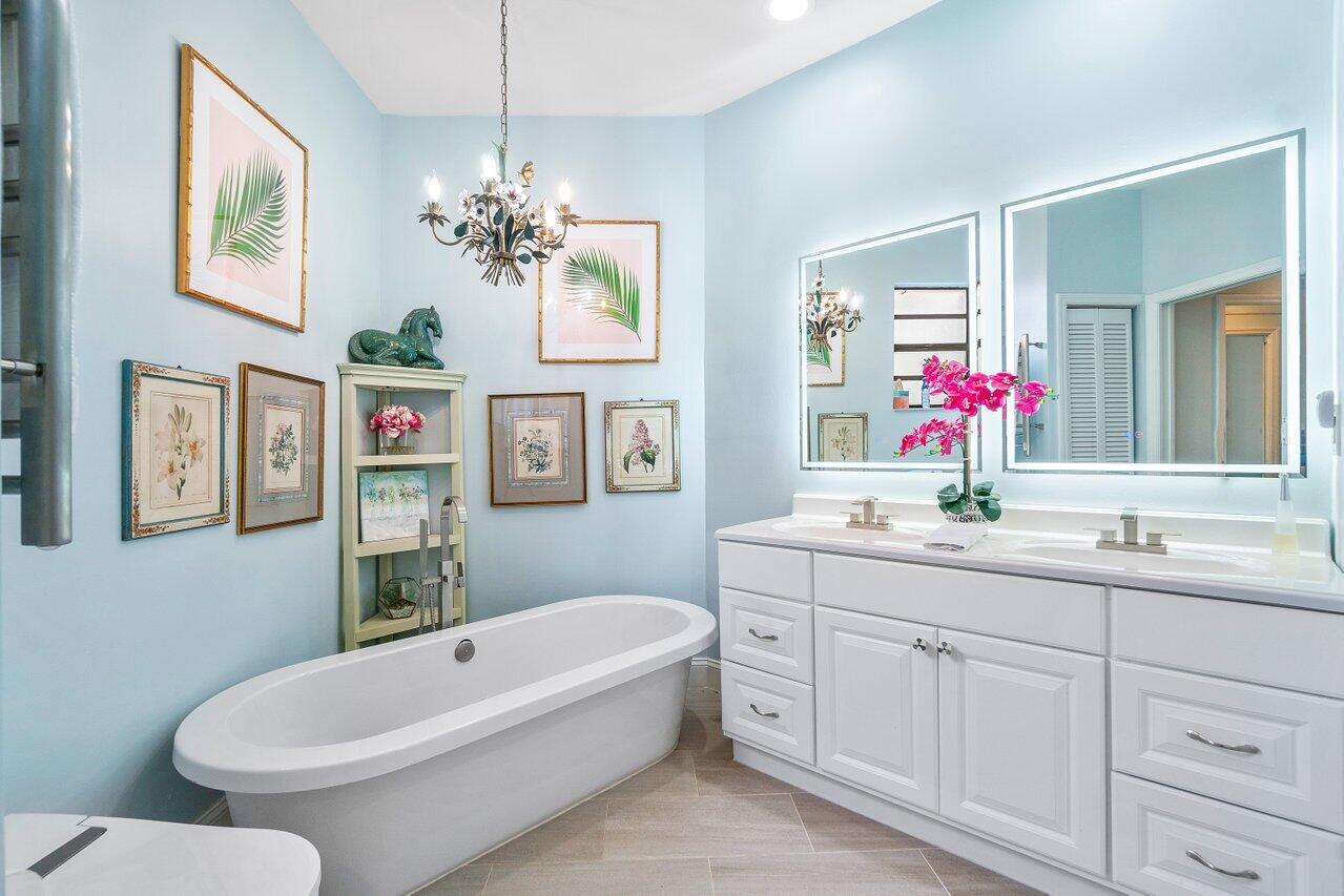8700 Vía Reale Boca Raton, FL 33496 - Photo 41 of 70 Master bath