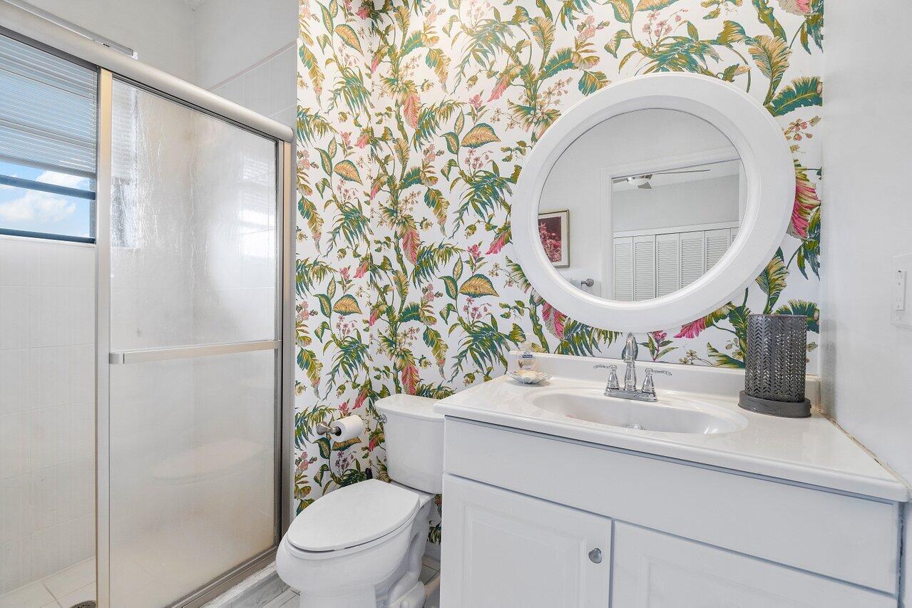8700 Vía Reale Boca Raton, FL 33496 - Photo 43 of 70 Bathroom