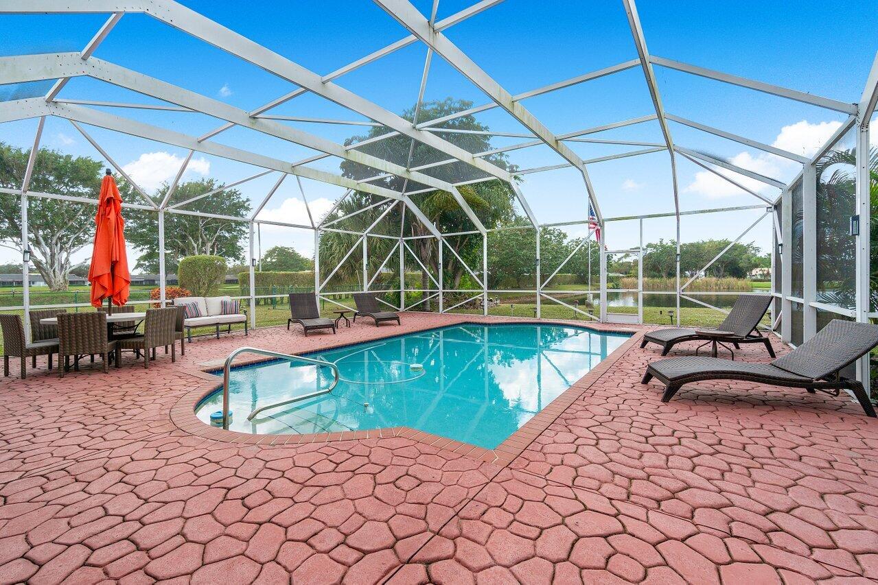8700 Vía Reale Boca Raton, FL 33496 - Photo 49 of 70 Pool/patio